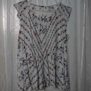 Old Navy White Floral Pleated Tank